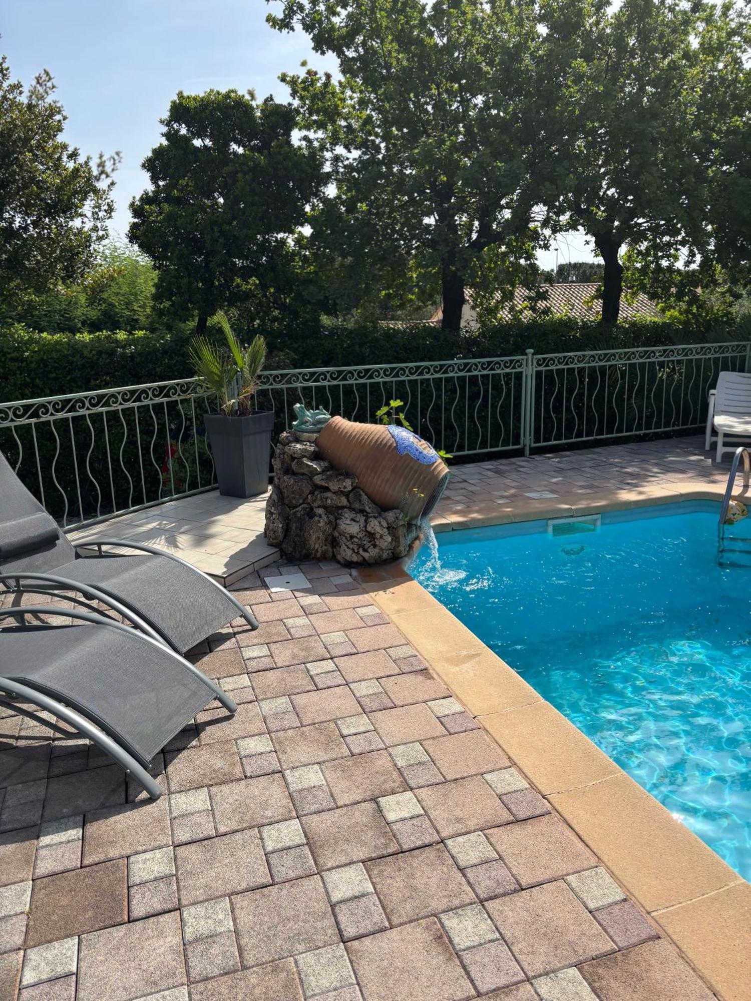 La Cigaliere 1 Charmant T1 Bis Avec Terrasse Dans Villa Sollies-Ville Экстерьер фото